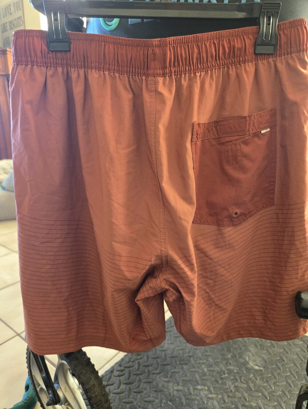 Vuori Kore Shorts Men's Large - Picture 2 of 3